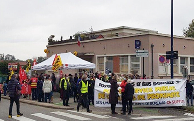 Mobilisation contre la fermeture du bureau de poste de Brignoud