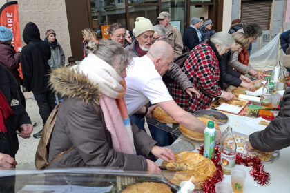 image article Grenoble. La Villeneuve fête le retour de sa boulangerie