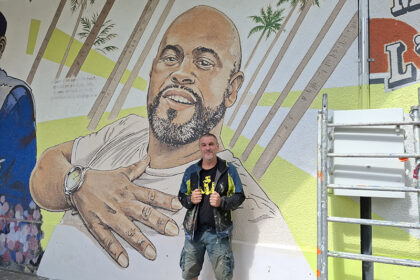 image article Grenoble. Une fresque en hommage à Lilian Dejean illumine le marché de l’Estacade