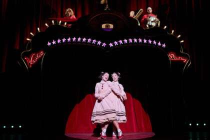 image article MC2 — Grenoble – Les sœurs Hilton, de Valérie Lesort et Christian Hecq. Un cadeau !