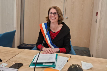 image article Laurence Ruffin élue officiellement maire de Grenoble lors d’un premier conseil houleux