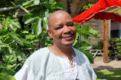 image article Banni par le roi, Maxwell Nkambule poursuit son combat depuis la France